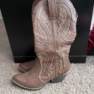 Western boots / cowgirl boots